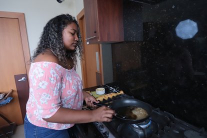 Silvi, como es conocida en rede sociales, desde los 11 años aprendió a cocinar gracias a su curiosidad.