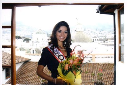 En 2010, fue la cuarta finalista en el Reina de Quito.