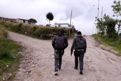 Los caminos 
para llegar a 
estos sectores periféricos aún siguen siendo 
de tierra.