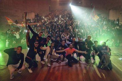 La banda 

puso a bailar al público en la Casa de la Música hace algunos días.