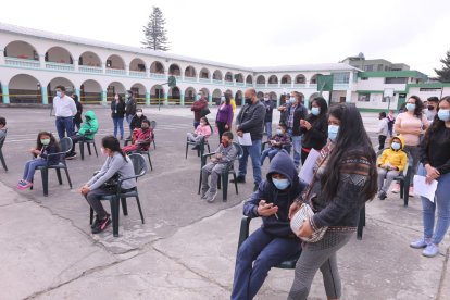 Los niños pueden estar acompañados de sus padres.
