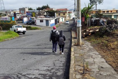 La gente que caminaba por el lugar supo a breves rasgos lo que había ocurrido.