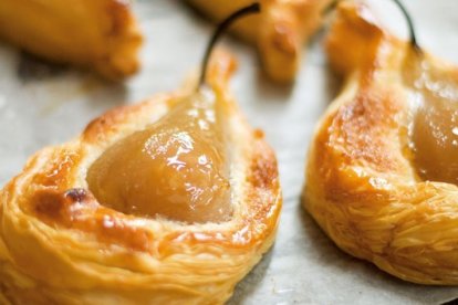 La pera se puede combinar con masa de hojaldre.