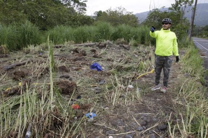 Cesar Rosero ayudó a heridos y fallecidos del accidente de un bus de la cooperativa Loja en el sector de Huambi.