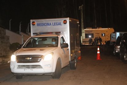 Los cuerpos fueron rescatados en la madrugada y luego llevados a la morgue.
