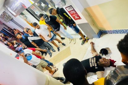 Los moradores de la calle Sucre se quedaron pasmados al ver el cadáver de Arroyo tendido en la vereda.