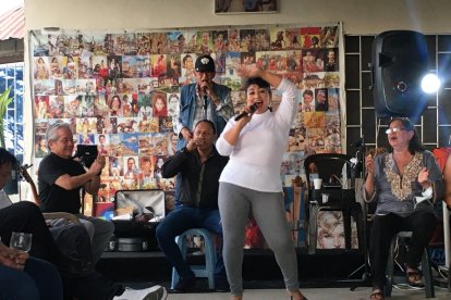 Jeorgette Pinto, una soprano muy versátil que deleitó con música bailable.