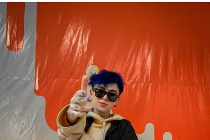 El contenido de Álex es variado. Muchas veces hace sincronización de los labios.