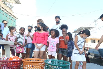 Toda una fiesta en el barrio de Gonzalo Plata.