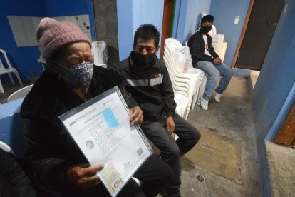 Juanita sufre por sus dos hijos. Espera que se trate de un desafortunado accidente.