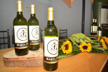 El vino de plátano tiene una fermentación de menos de un año.