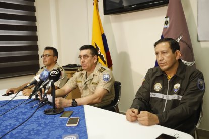 General Fausto Buenaño, comandante zonal de la Policía Nacional, comunicó los avances de los crímenes de las últimas horas.