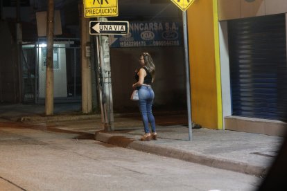 Las chicas informan a los gendarmes en caso de observar algún dato sospechoso.