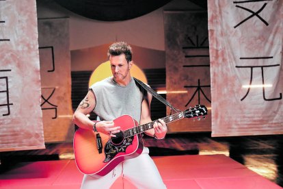 Es hincha del

Club Atlético San Lorenzo de Almagro (Casla). 

En el video oficial

de su nuevo tema ‘Solo por hoy’ aparece la yudoca Paula Pareto, a quien Axel admira.