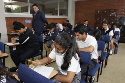 Las aulas volverá an recibir grdualmente a los estudiantes en el Ecuador.