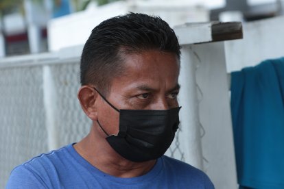 El comerciante Wilmer Sánchez manifestó que no mandará a sus hijos al plantel.