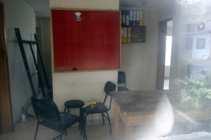 La UPC está abandonada. No hay nadie atendiendo. Vecinos esperan recuperarlo.