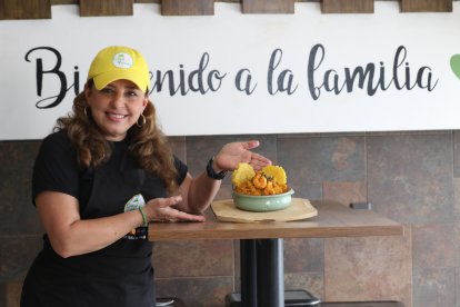 Su nombre viene de la cordillera Colonche que atraviesa Manabí.