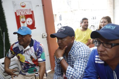 Eran momentos de sufrimiento del partido, Marlon Ayoví mantenía la calma.