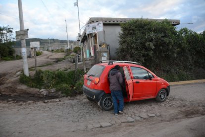 La alternativa para los moradores de Hacienda Tenerías son los taxirrutas o camionetas.