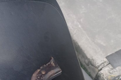 En poder de Daniel Loja Pinos se encontró esta arma de fuego.