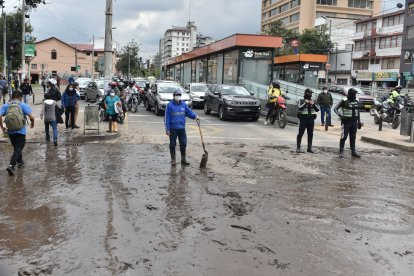 La congestión vehicular se reflejó debido a los cierres de 40 puntos en la ciudad.