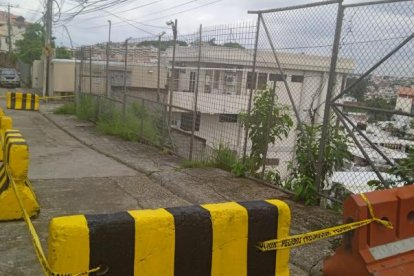 Este 9 de febrero se colocaron muros de contención en la parte superior del socavón.