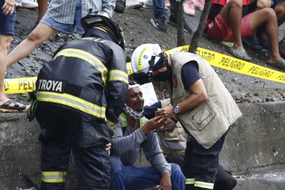 El hermano del cuidador de vehículos corroboró a los bomberos la identidad del fallecido.