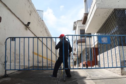 En algunos conjuntos colocaron vallas que funcionan como puertas.