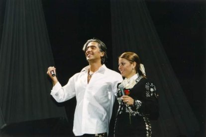 En una ocasión, la cantante se presentó con Alejandro Fernández.