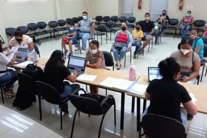 Hay poca asistencia a los centros de vacunación del Ministerio de Salud y del Municipio de Guayaquil, que han aumentado los puntos.