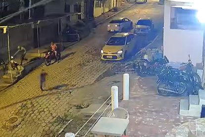 Una cámara captó un sicariato la noche del martes.