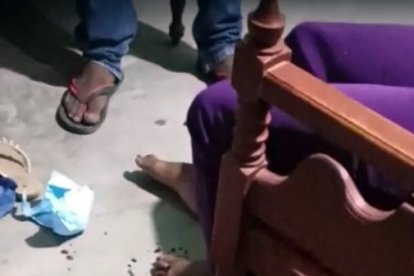 En este lugar quedó el cuerpo de la adulta mayor tras ser baleada.