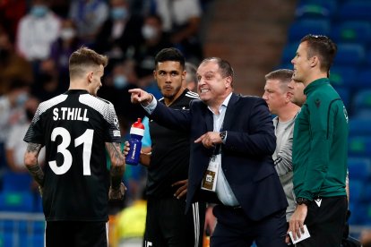 Yuriy Vernydub, entrenador del equipo de Moldavia que le ganó al Real Madrid en Champions, peleará en la guerra de su país contra Rusia.