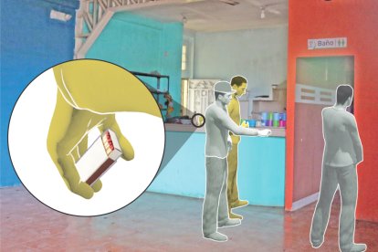 Un joven tomó a escondidas una pequeña caja de fósforos.