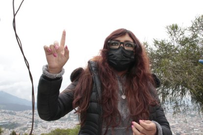 Sammy Páez dice que ha visto objetos voladores no identificados sobrevolar la colina.