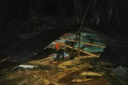 Construcciones de caña se desplomaron en un dos por tres.