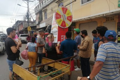 Los duraneños salieron contentos al notar que la ruleta de la ‘promo’ estaba en su sector.