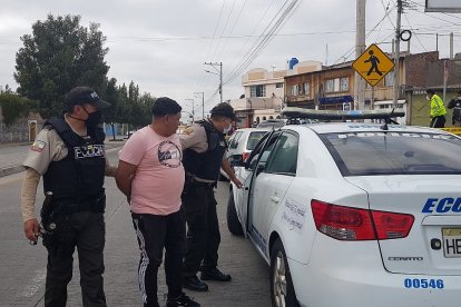 Gendarmes llegaron a tiempo para capturar al supuesto autor del tiroteo.