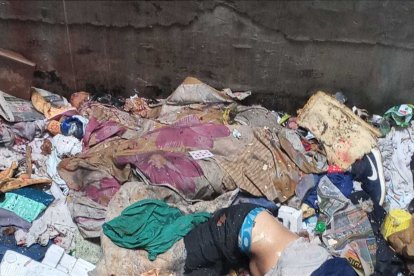 Ayer, los agentes trataban de establecer si se trataba de una muerte natural o violenta.