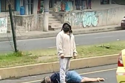 El cuerpo quedó sobre la calzada hasta que hicieran el levantamiento.