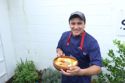 Vásconez aconseja que para ahorrar unos cuantos dólares se realice con atún en vez de bacalao.