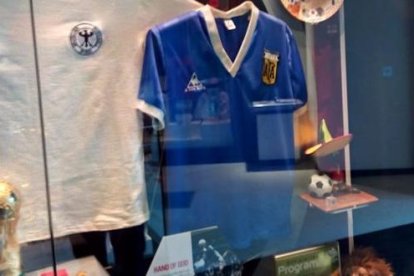 La camiseta que usó el D10S en el mundial 86.