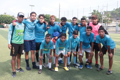 Dylan, de 11 años, juega en la categoría sub-19.