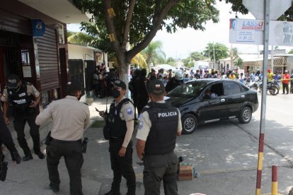 Primero sorprendieron a Wimper Castillo, mientras esperaba en el carro.