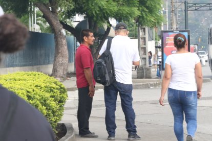 Familiares de los baleados en la Prosperina retiraron ayer sus cuerpo