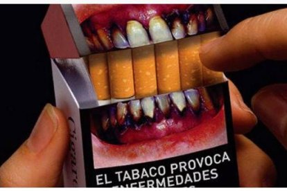 Las cajetillas deberían venir con advertencias del daño que produce el consumo de cigarrillos. Los empaques de productos de contrabando no tienen ese detalle.
