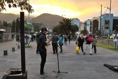 Gianny tocaba en la calle. También estudiaba en la U.