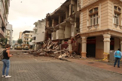 Así fue la primera caída de la Casa Tola, ocurrida en abril de 2022.