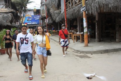 Caminar es gratis. Aprovecha y conoce varios sitios gratuitos en el lugar que decidiste visitar.